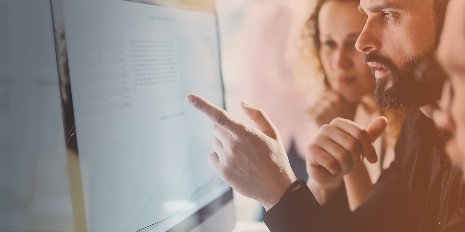 Evidence on Trial <br><span style="font-size: 21px;line-height: 1.3;display: inline-block;">Identifying digital evidence management best practices for compliant and accelerated investigations.</span>